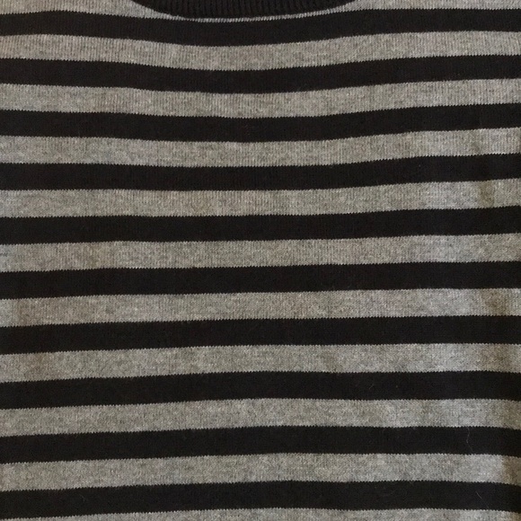 Ambiance by F21, medium striped crop top - Picture 3 of 5